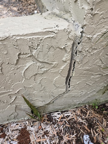 Stucco Corner Cracks: Why Corners Go First