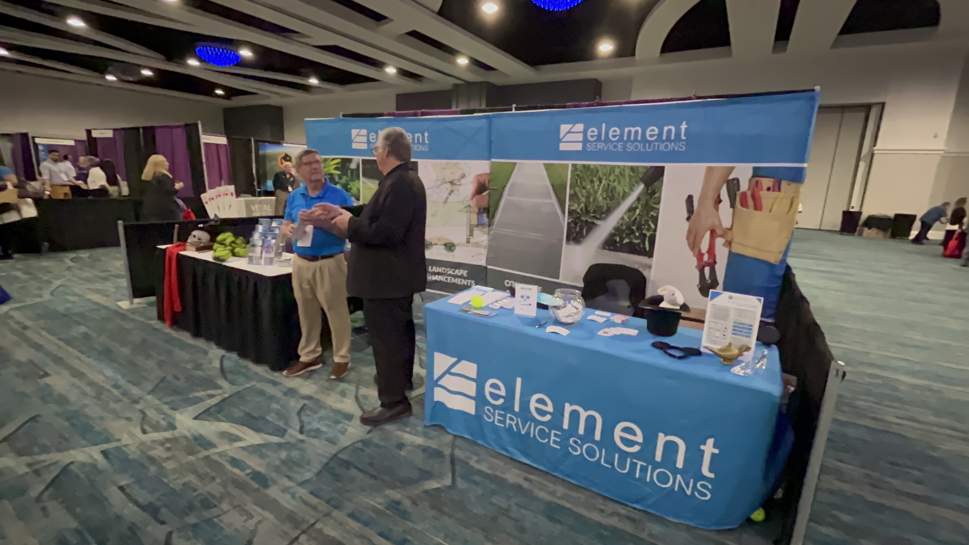 The Questions to Ask Any Contractor at a Trade Show Booth
